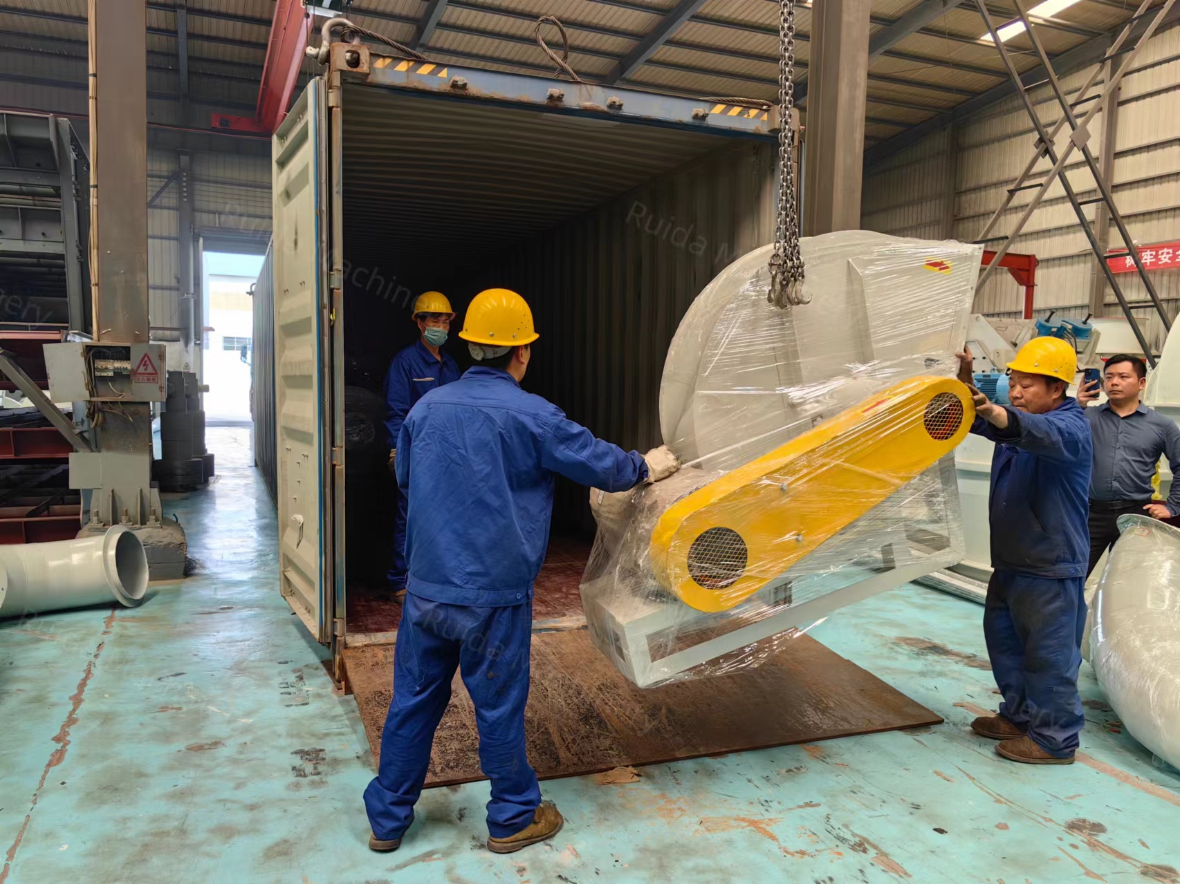 金矿高压雷蒙磨粉机出口非洲